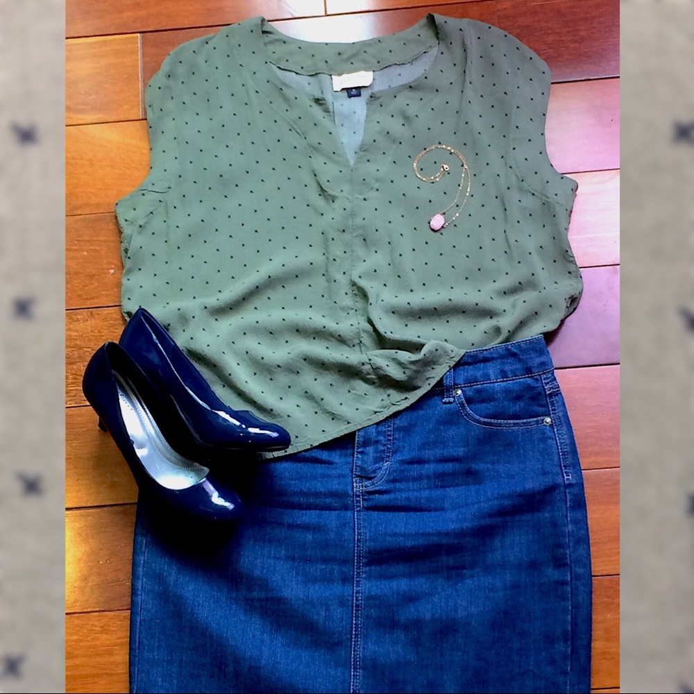 Green & Blue Sleeveless Blouse by Universal Thread - Picture 1 of 7